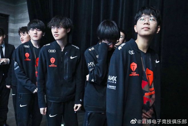 牌大赛中展 牌大赛中展